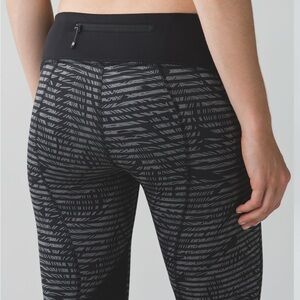 Lululemon Pace Rival Crop Luxtreme Stripe Play Slate Black/Black